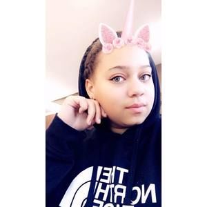 Meet your Posher, Chloe